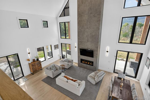 6 Misty Ridge Road, Gardiner, NY 12525