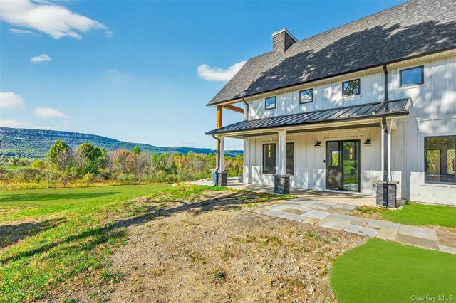 6 Misty Ridge Road, Gardiner, NY 12525