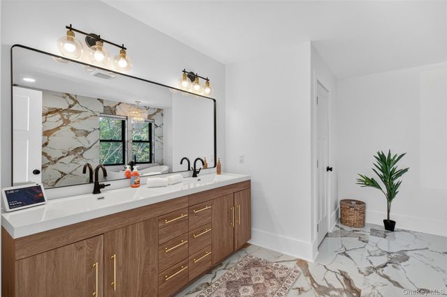 6 Misty Ridge Road, Gardiner, NY 12525