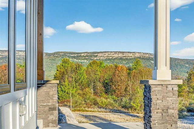 6 Misty Ridge Road, Gardiner, NY 12525