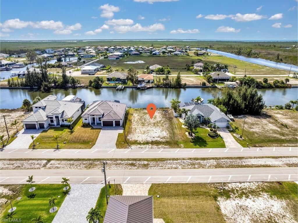Image 5 of property listing at 1702 Old Burnt Store RD N, Cape Coral, FL 33993
