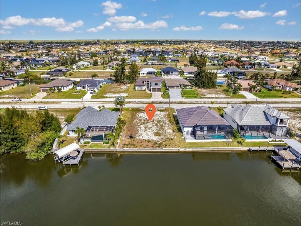 Image 7 of property listing at 1702 Old Burnt Store RD N, Cape Coral, FL 33993