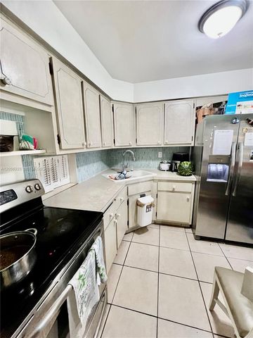 1540 NE 191st St 140, Miami, FL 33179