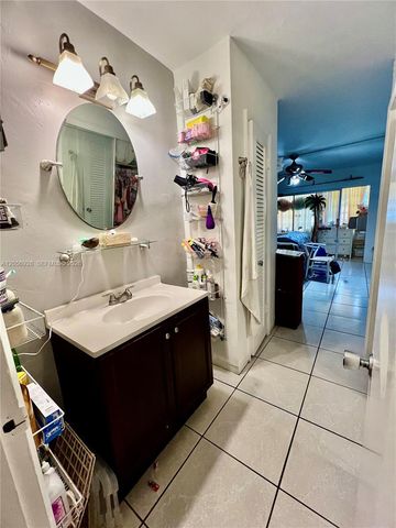 1540 NE 191st St 140, Miami, FL 33179