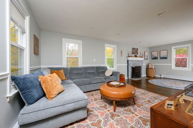 67 School St, Hanover, MA 02339