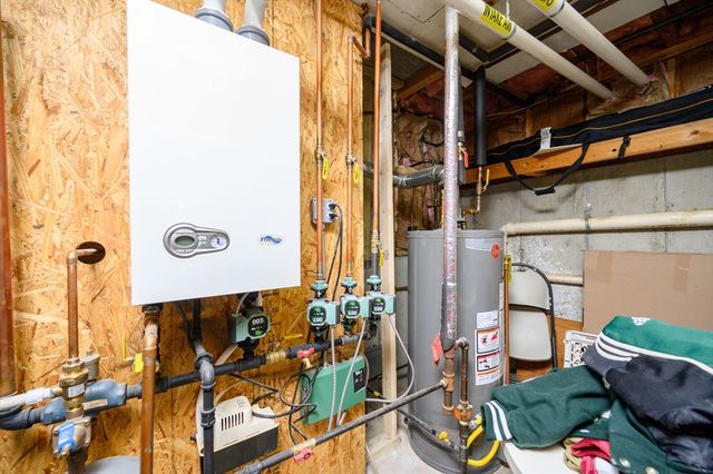 67 School St, Hanover, MA 02339