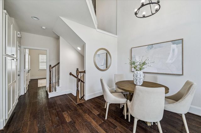 734 Nicholson, Houston, TX 77007