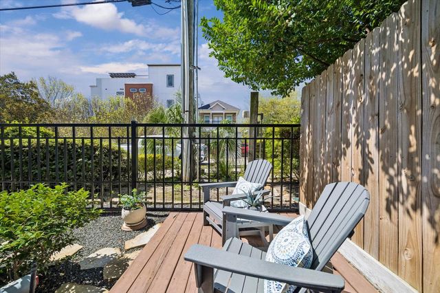 734 Nicholson, Houston, TX 77007