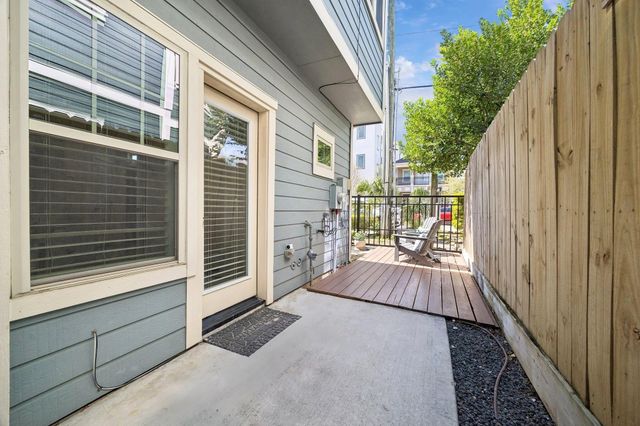 734 Nicholson, Houston, TX 77007