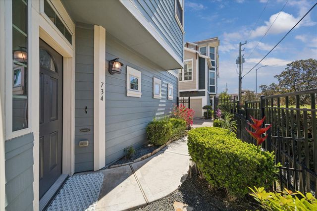 734 Nicholson, Houston, TX 77007