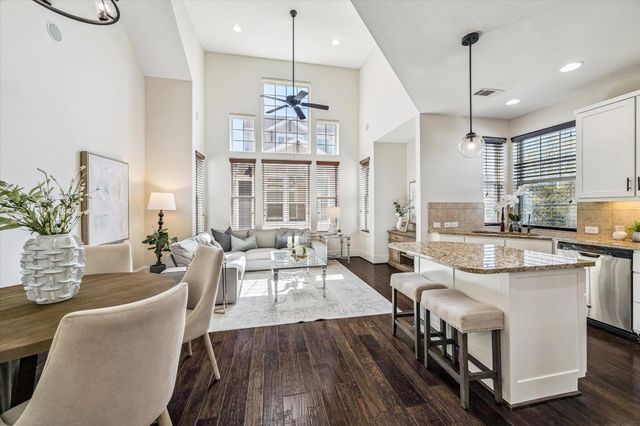 734 Nicholson, Houston, TX 77007