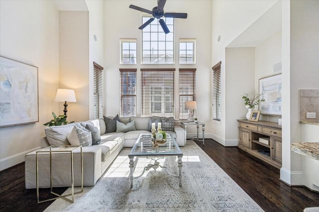 734 Nicholson, Houston, TX 77007