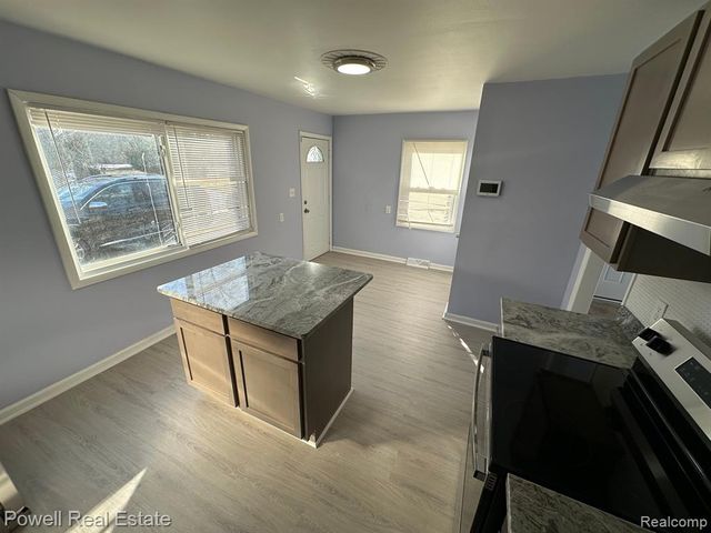 472 Kenilworth Avenue, Pontiac, MI 48342