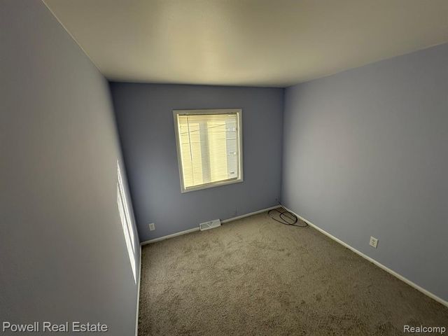 472 Kenilworth Avenue, Pontiac, MI 48342