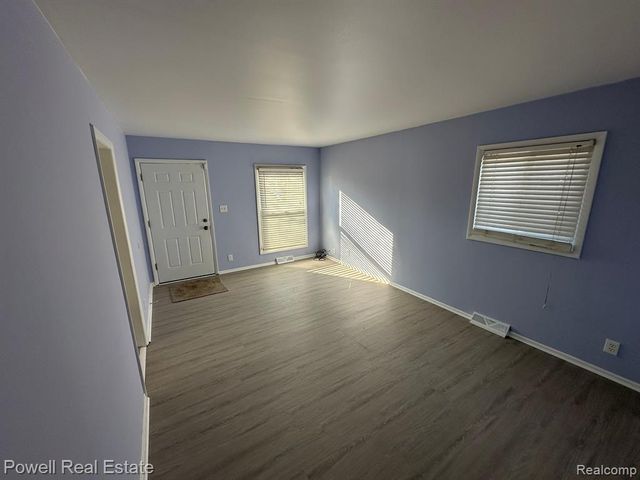 472 Kenilworth Avenue, Pontiac, MI 48342