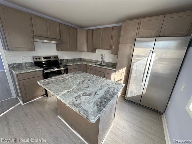 472 Kenilworth Avenue, Pontiac, MI 48342