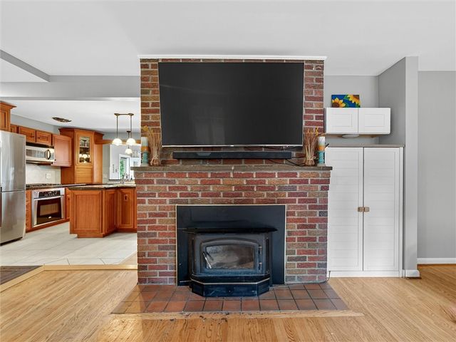 9 Oakwood Ln, Wheatland, NY 14546