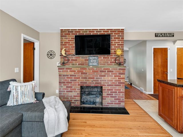 9 Oakwood Ln, Wheatland, NY 14546