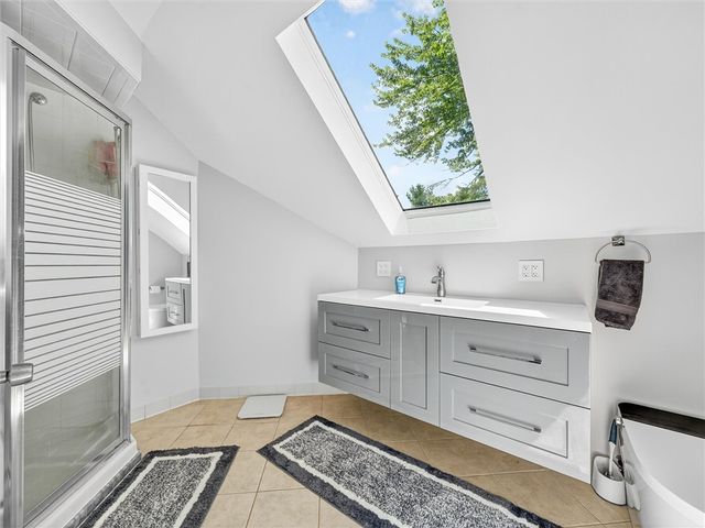 9 Oakwood Ln, Wheatland, NY 14546