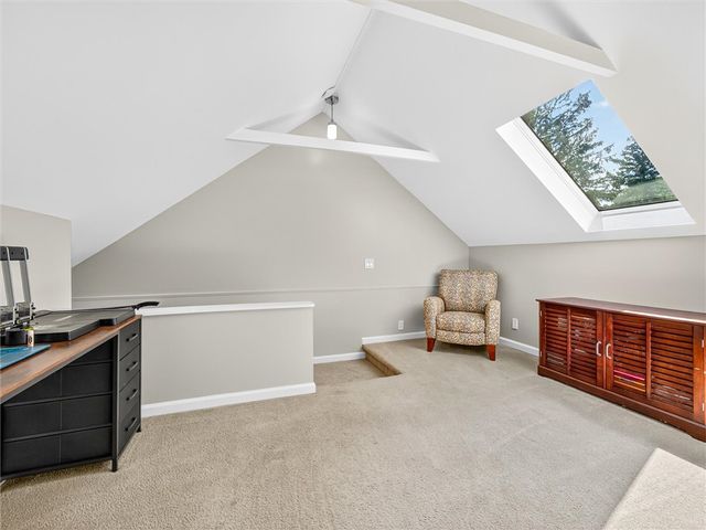 9 Oakwood Ln, Wheatland, NY 14546