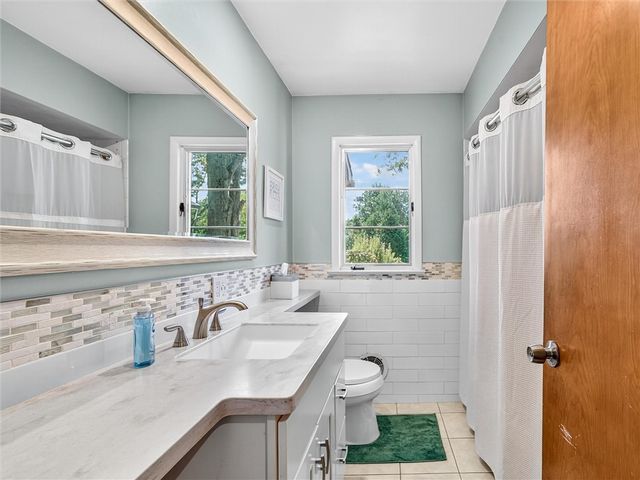 9 Oakwood Ln, Wheatland, NY 14546
