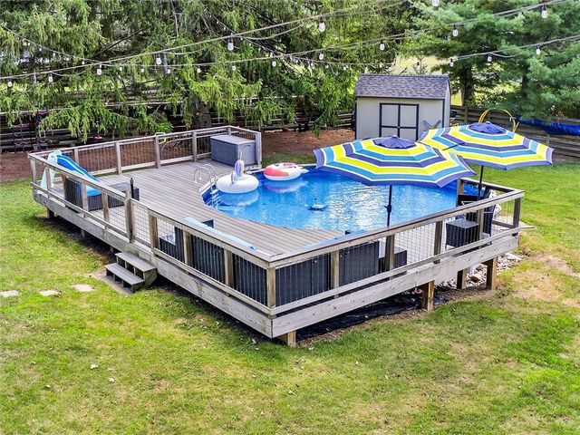 9 Oakwood Ln, Wheatland, NY 14546