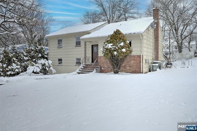 27 Old Short Hills Road, West Orange, NJ 07052