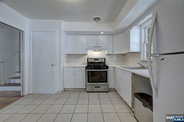 27 Old Short Hills Road, West Orange, NJ 07052