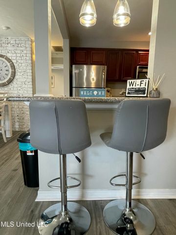 1282 Beach Boulevard, 204, Biloxi, MS 39530