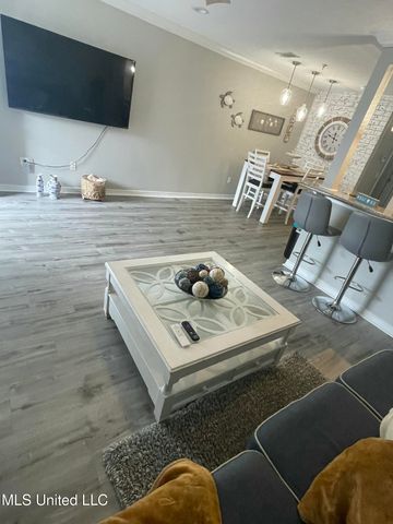 1282 Beach Boulevard, 204, Biloxi, MS 39530