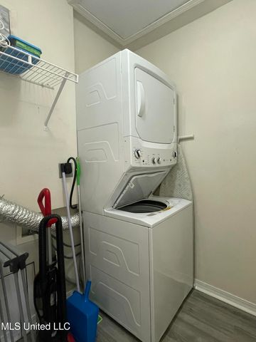 1282 Beach Boulevard, 204, Biloxi, MS 39530