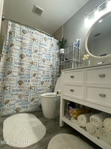 1282 Beach Boulevard, 204, Biloxi, MS 39530