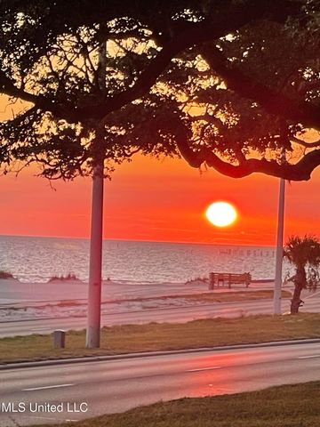 1282 Beach Boulevard, 204, Biloxi, MS 39530