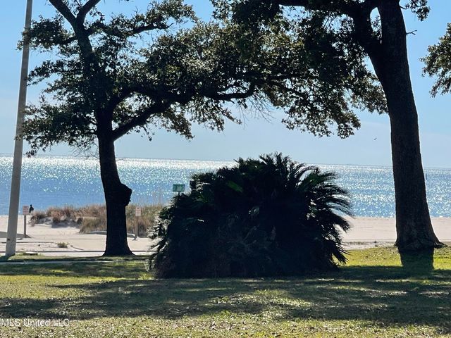 1282 Beach Boulevard, 204, Biloxi, MS 39530