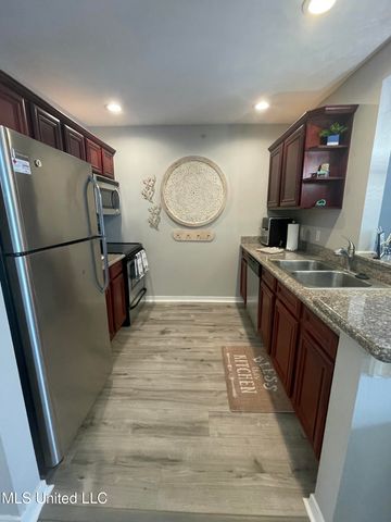 1282 Beach Boulevard, 204, Biloxi, MS 39530