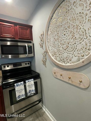 1282 Beach Boulevard, 204, Biloxi, MS 39530