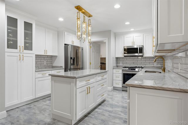 4212 April Lane, Sterling Heights, MI 48310