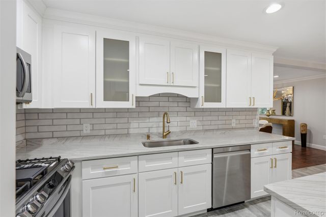 4212 April Lane, Sterling Heights, MI 48310