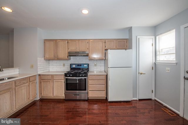 1216 OGDEN ST, Philadelphia, PA 19123