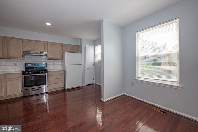 1216 OGDEN ST, Philadelphia, PA 19123