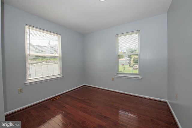 1216 OGDEN ST, Philadelphia, PA 19123