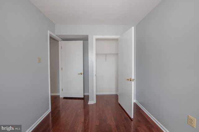 1216 OGDEN ST, Philadelphia, PA 19123