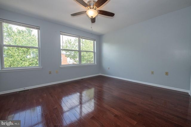 1216 OGDEN ST, Philadelphia, PA 19123