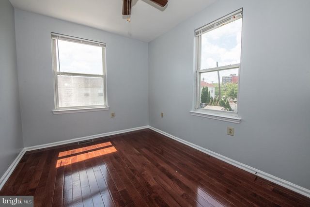 1216 OGDEN ST, Philadelphia, PA 19123