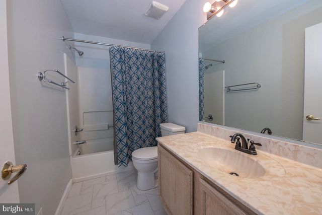 1216 OGDEN ST, Philadelphia, PA 19123