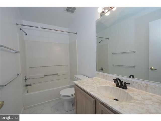 1216 OGDEN ST, Philadelphia, PA 19123