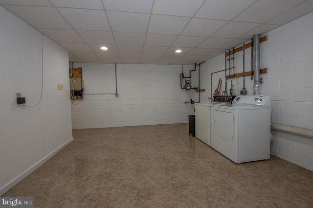 1216 OGDEN ST, Philadelphia, PA 19123