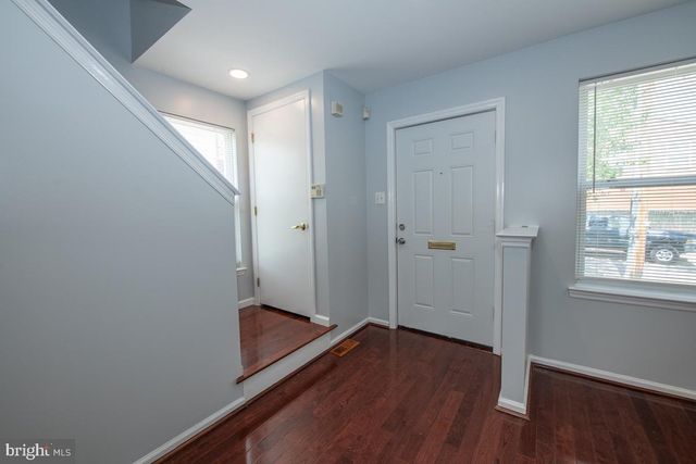 1216 OGDEN ST, Philadelphia, PA 19123