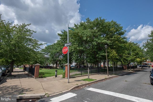 1216 OGDEN ST, Philadelphia, PA 19123
