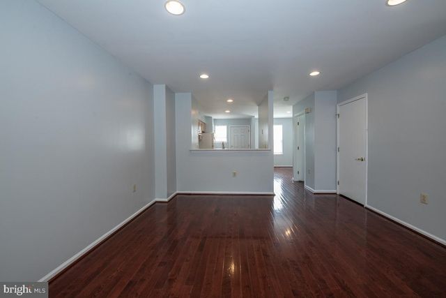 1216 OGDEN ST, Philadelphia, PA 19123